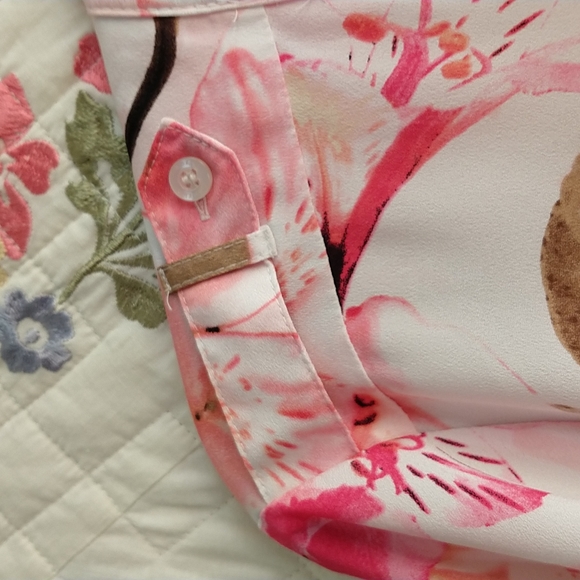 Authentic Calvin Klein Luxury Blouse - Picture 4 of 13